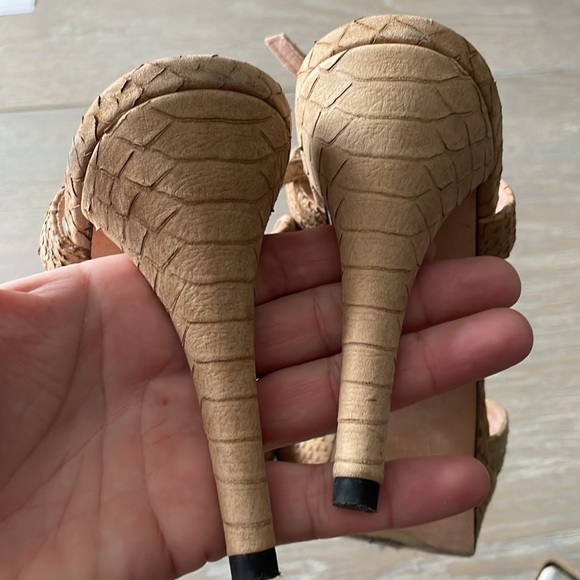 Stuart Weitzman sandals, size 39.5 - Picture 6 of 7